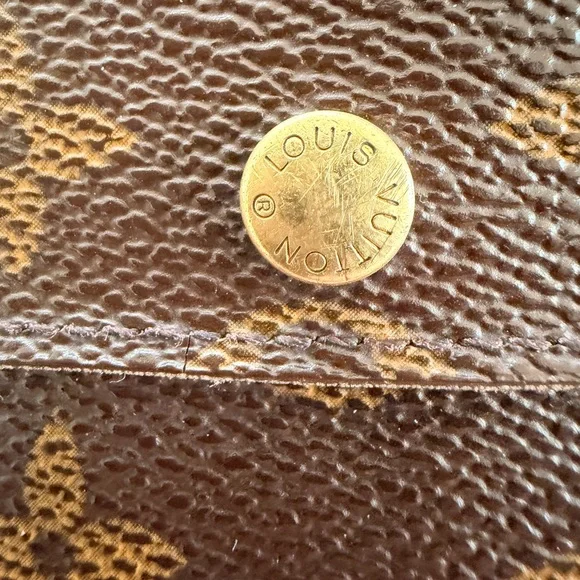 Vintage Louis Vuitton Monogram Long Wallet • Snap Flap • Zipper Coin Pocket - Picture 5 of 8